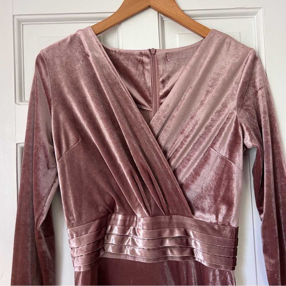 Kaimilan Pink Velvet Long Sleeve Dress Size Medium NWT